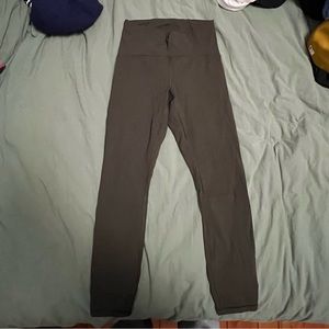 Lululemon Athletica “Train Times” 7/8 Pant 25" leggings/tights US Women Size 6